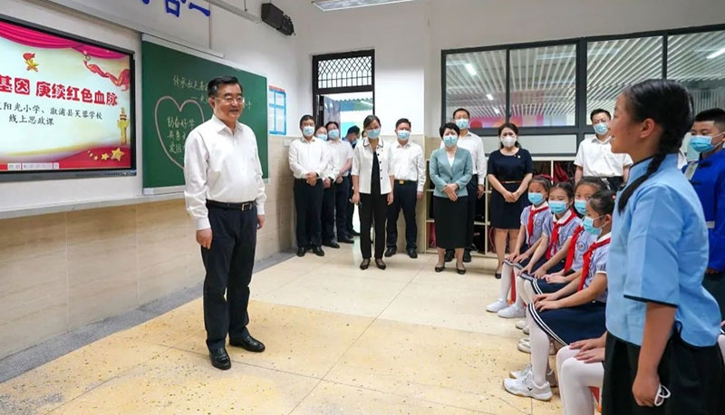 长塘里再迎领导视察，咚咚数科校园安防AI来守护